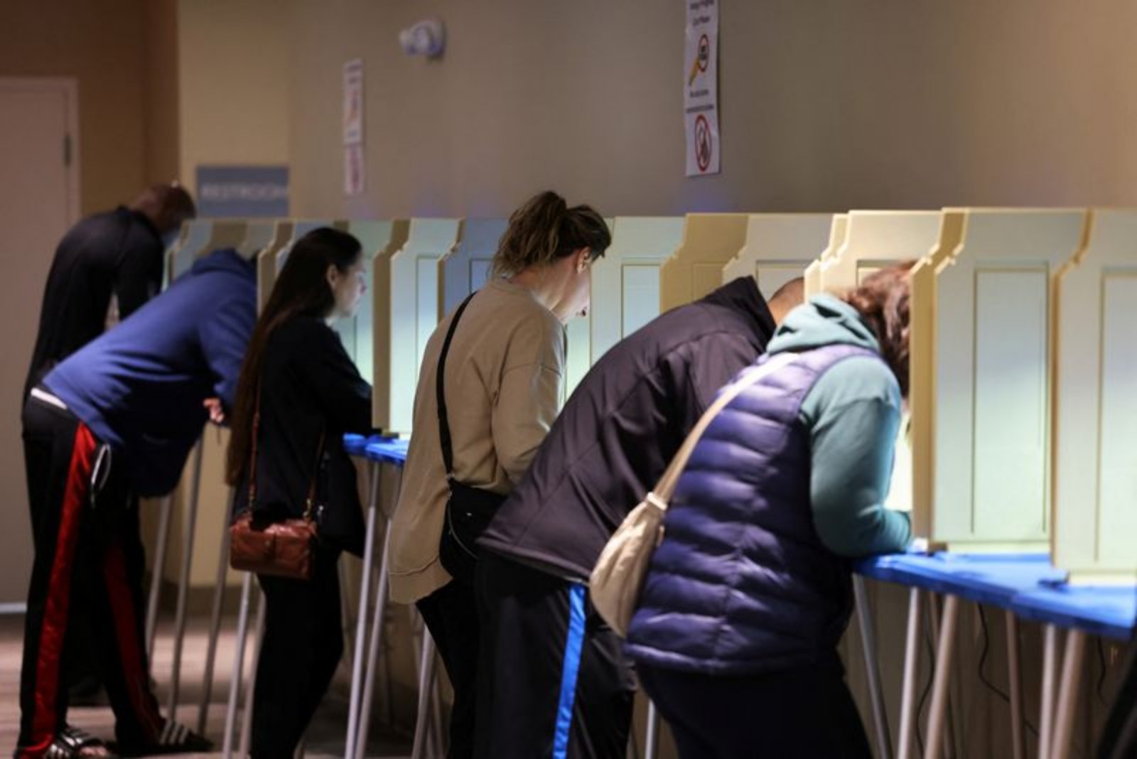 Tight Democratic Primary in Omaha Could Shape House Control as Republicans Defend Majority