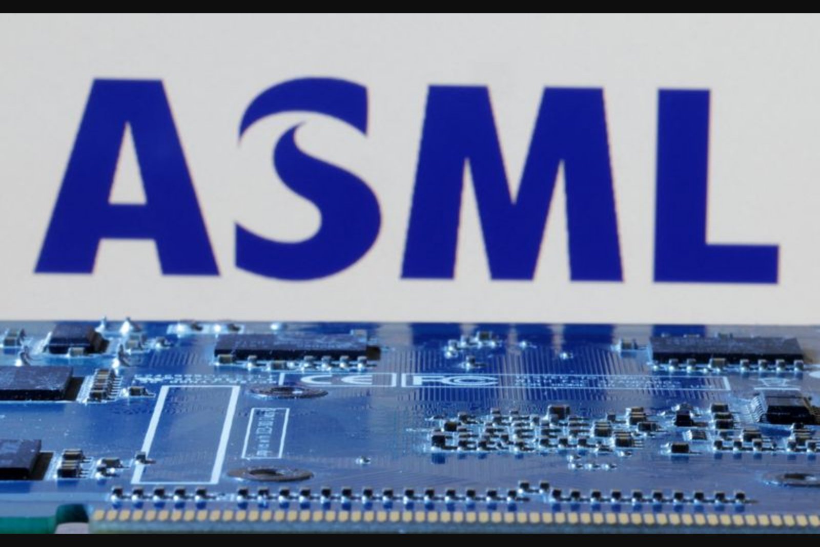 ASML Identifies AI Boom as Primary Demand Engine in 2025 Annual Report