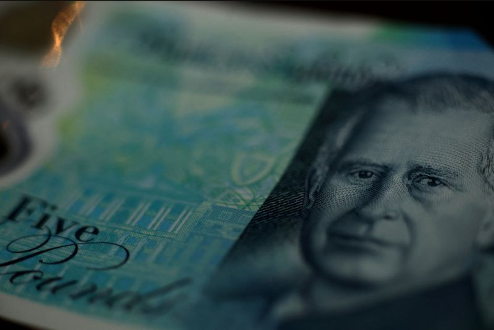 Who Are the 'Bond Vigilantes' Pressuring Britain - and Why They Matter Again
