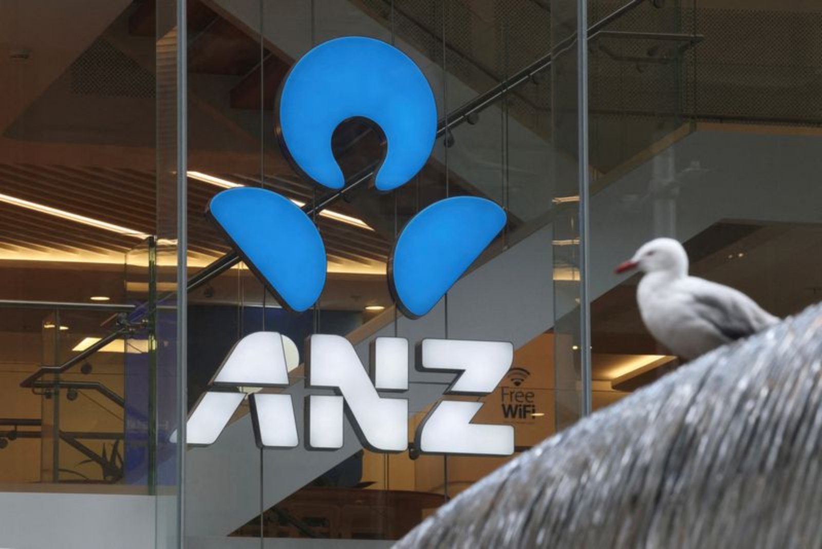 ANZ Posts 17% Rise in Q1 Cash Profit as Costs Ease and Revenues Strengthen