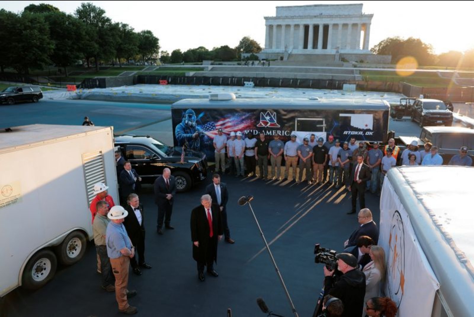 Trump Conducts Surprise Inspection of Lincoln Memorial Reflecting Pool Renovation