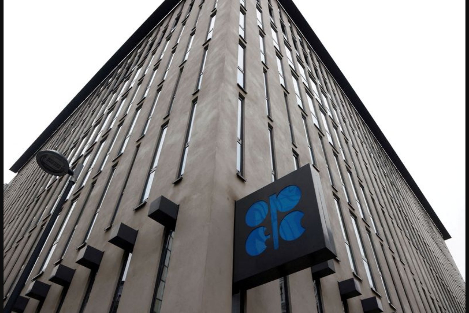 Goldman Flags Medium-Term Supply Upside After UAE Announces OPEC Exit